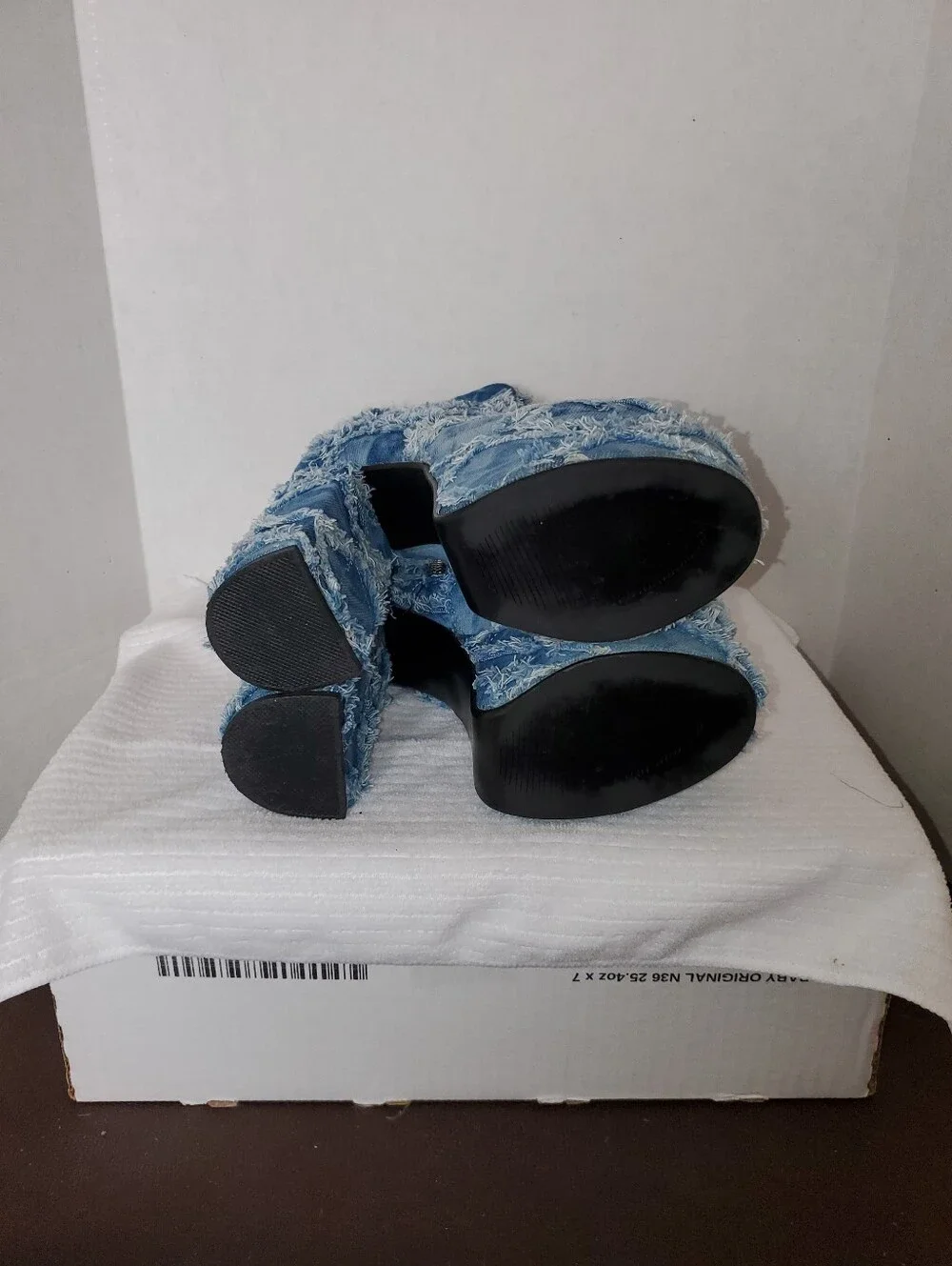 LIKE NEW Current Mood Frayed Denim 70's Distressed Platform Ankle Boots SZ 8